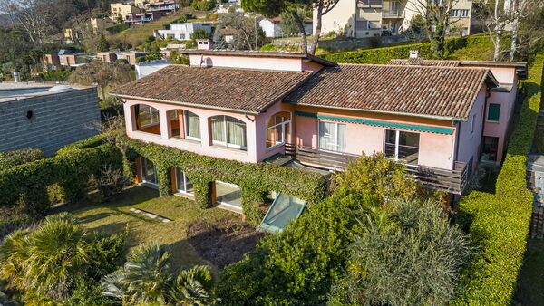 Spacious villa in classic style