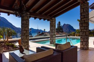 Sunny villa with swimming pool