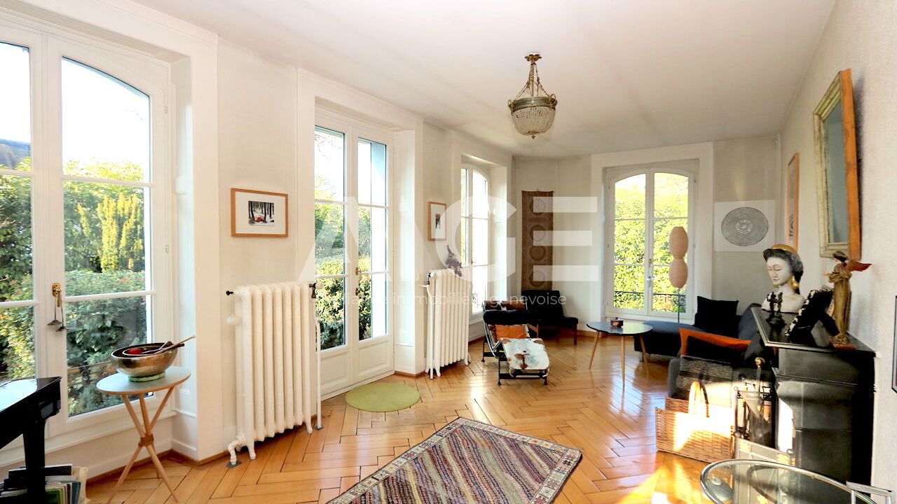 Magnificent villa of character with authentic charm