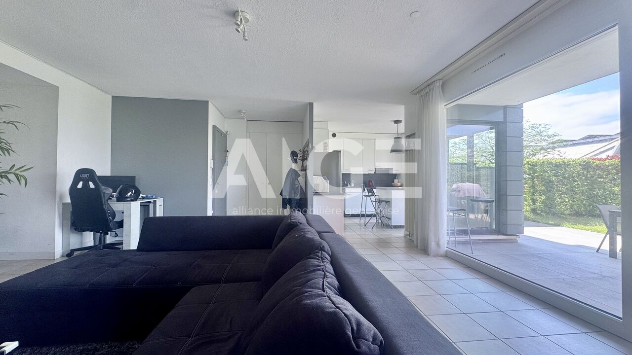 Lovely garden level in Châtelaine