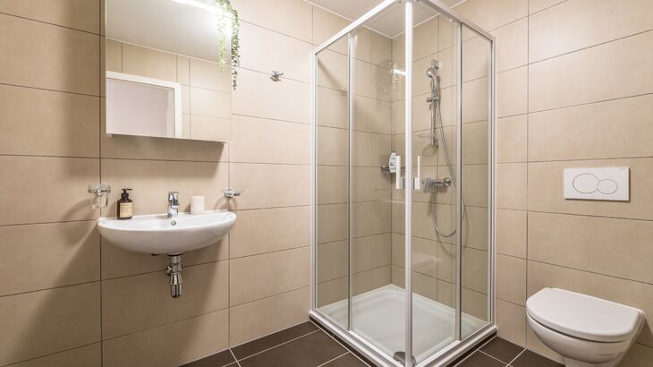 2 RENTS OFFERED - 3.5 rooms on the 2nd floor with balcony