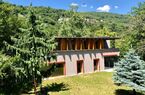 Konfortable und grosszügige moderne Villa in malerischer Lage