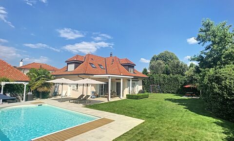 Exclusive listing: Beautiful individual villa from 2002