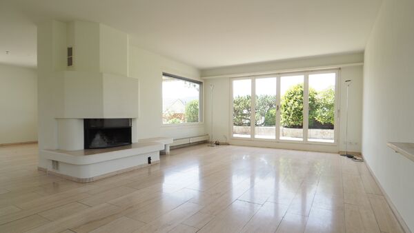 Attikawohnung mit rundum Dachterrasse und Einstellplatz