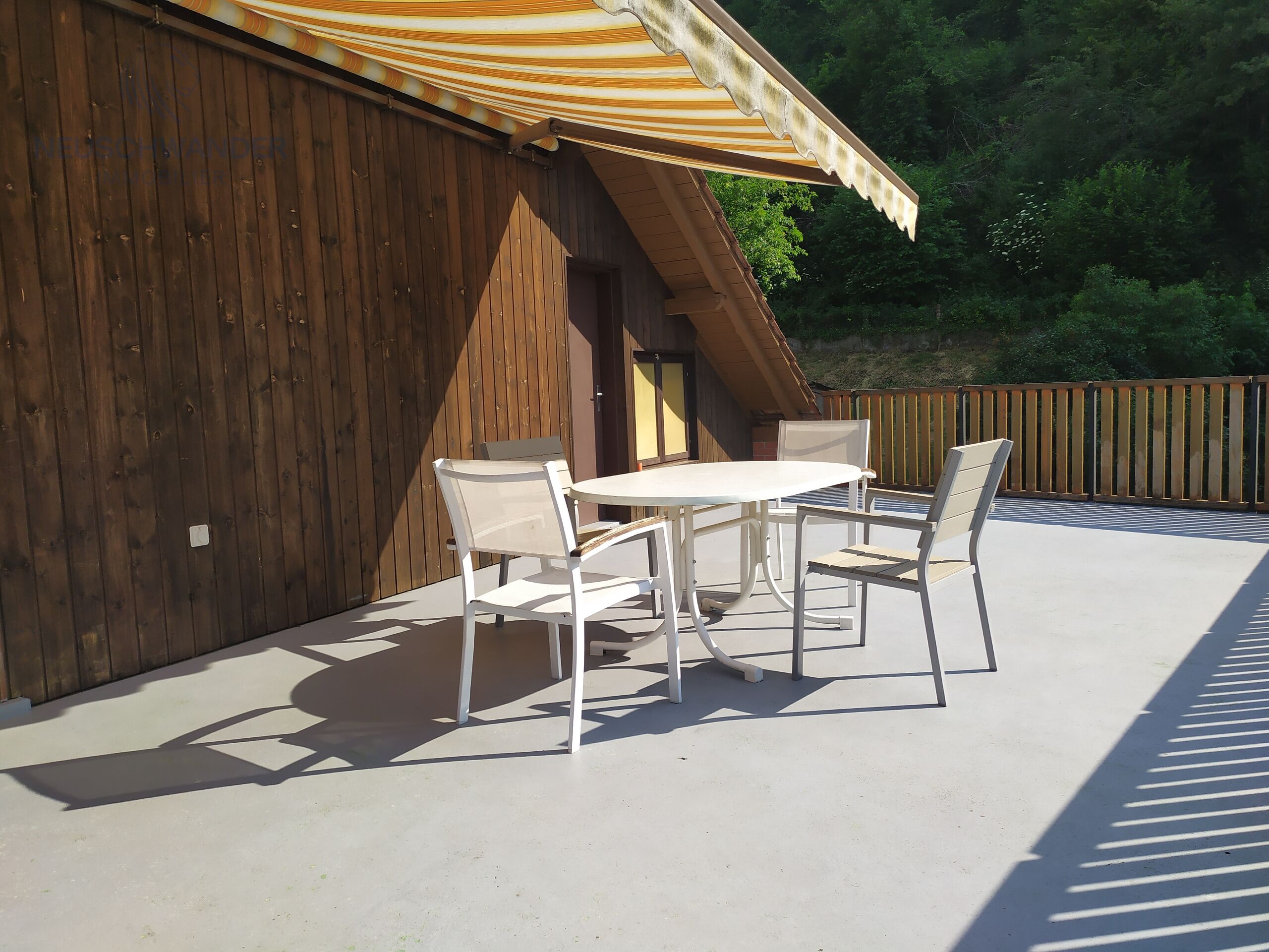Terrasse auf der Garage, Wohnzimmerseite