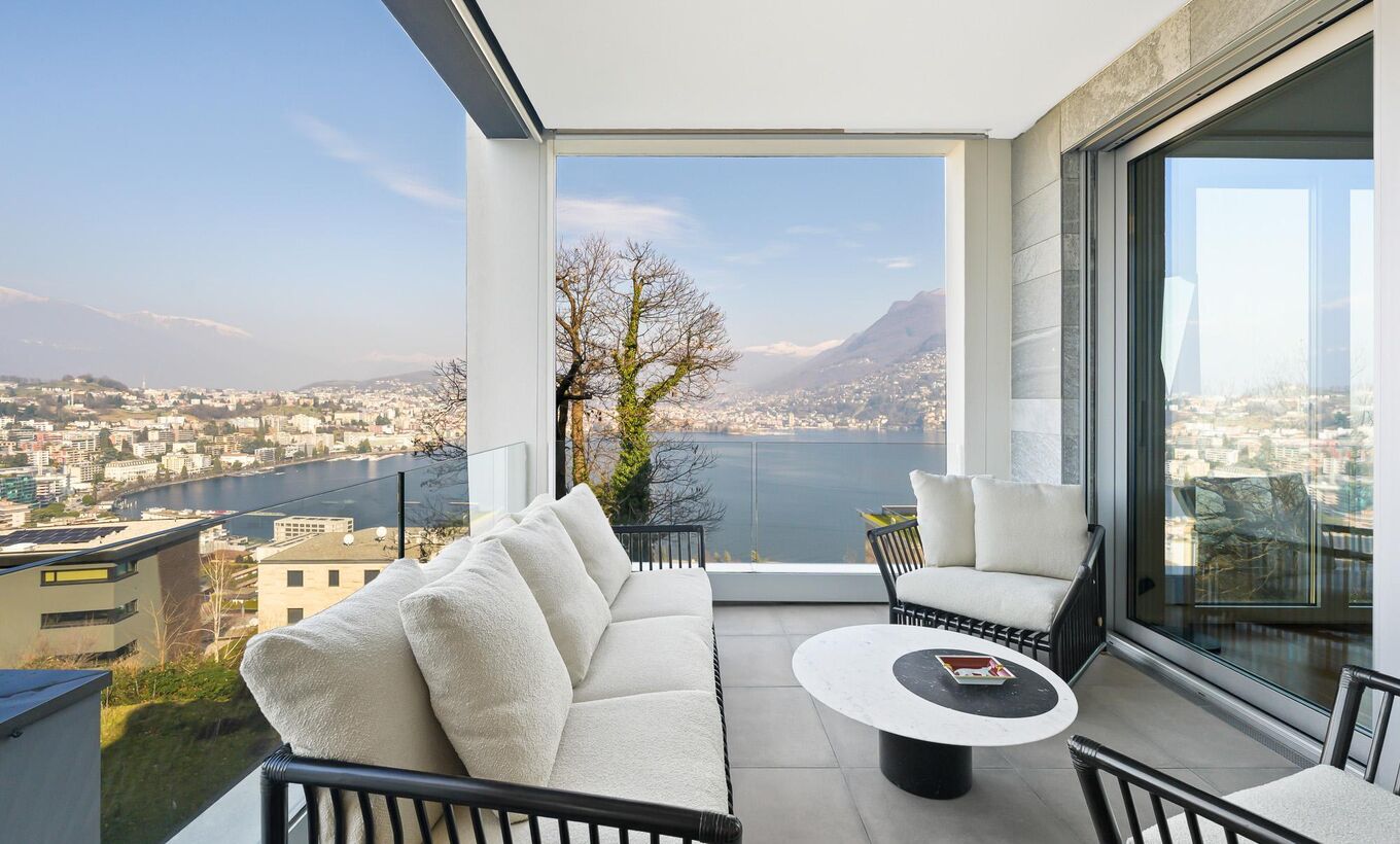 Superb apartment with stunning views and hotel service