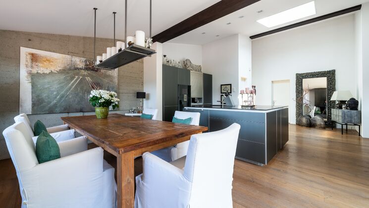 Über den Dächern von Stallikon