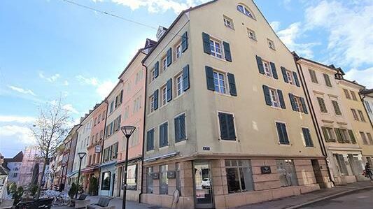 Investment building