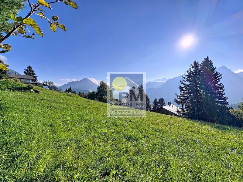 Spacious building plot with panoramic view