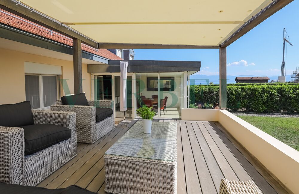 Exclusive, beautiful semi-detached villa with pool