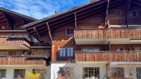 Charming house part with three flats in Saanen