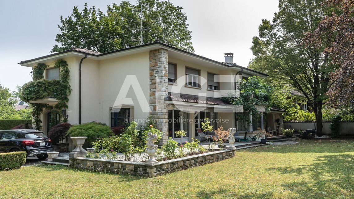 CHÊNE-BOUGERIES. Beautiful detached villa on 1'500M2 plot