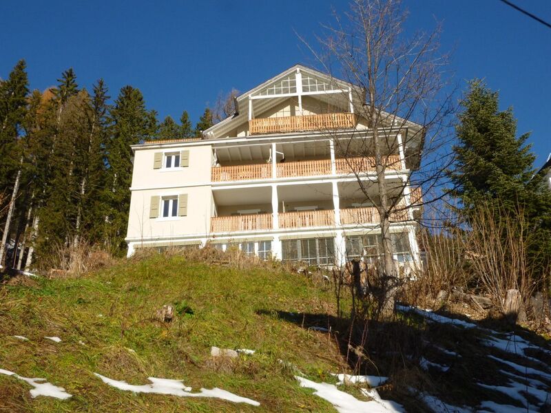 Superb 3.5p completely renovated to new on top of the village
