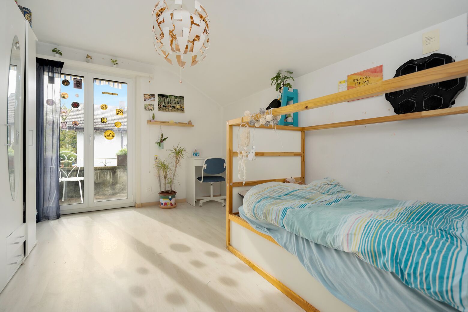 Zimmer 3 im DG mit Ausgang zum Balkon