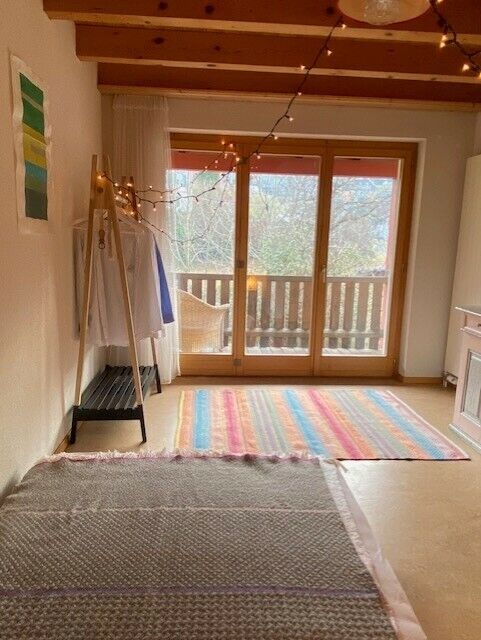 Zimmer mit Balkon