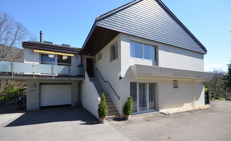 Villa de 7.5 pièces
Quartier calme et résidentiel