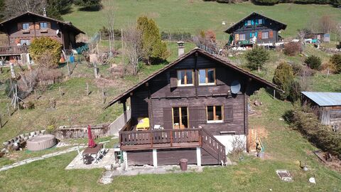 CHARMANT CHALET AVEC MAGNIFIQUE PANORAMA SUR LES MONTAGNES