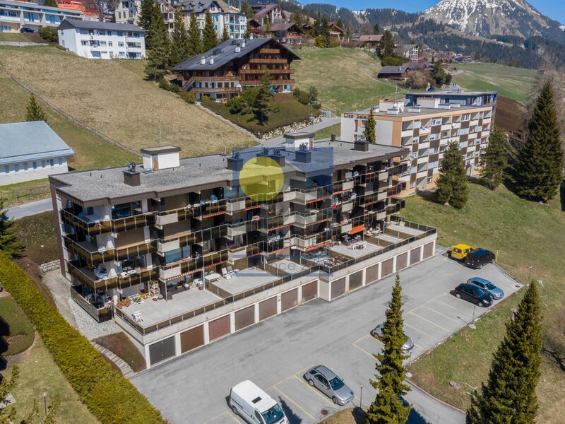 Large apartment with indoor garage and outdoor parking space!