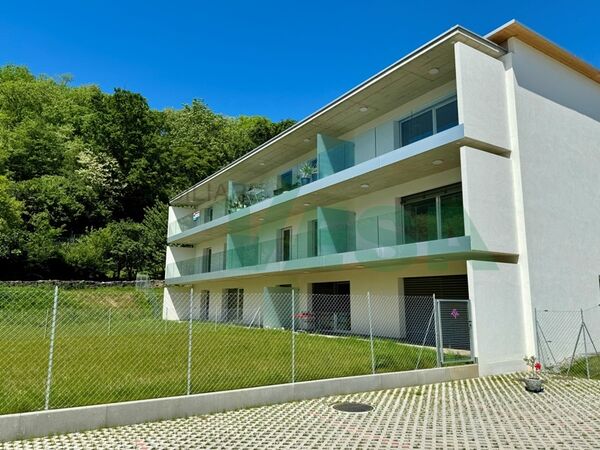 New and comfortable 3.5-room apartment with very large private garden