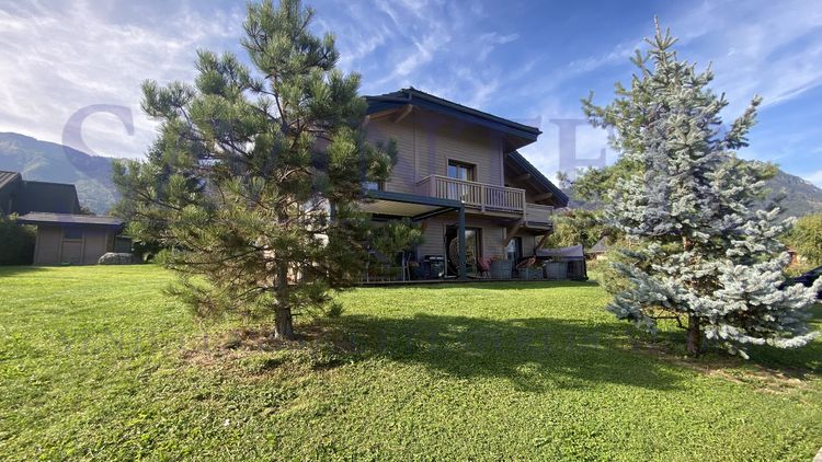 Chalet in exceptional surroundings. Occupied life annuity.