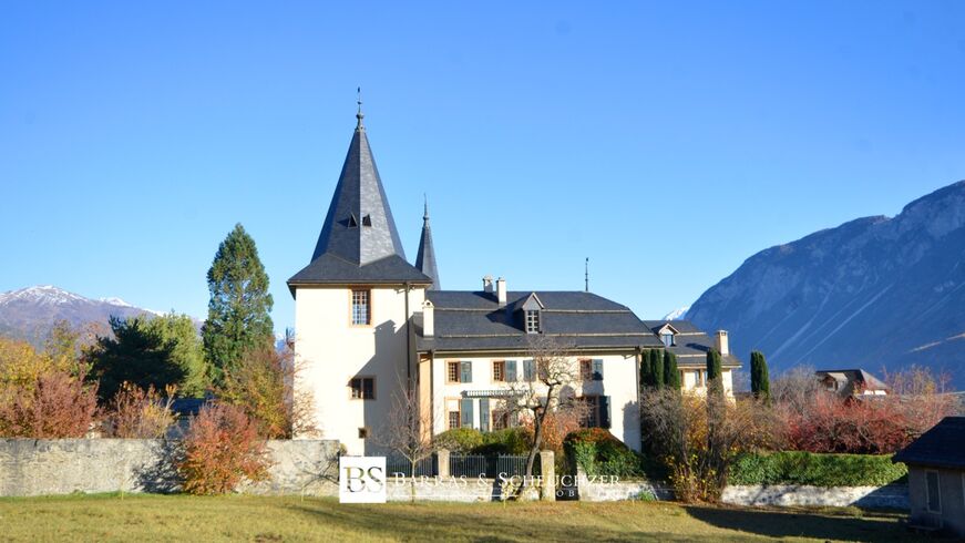 Wohnung in einem Schloss aus dem 14. Jahrhundert