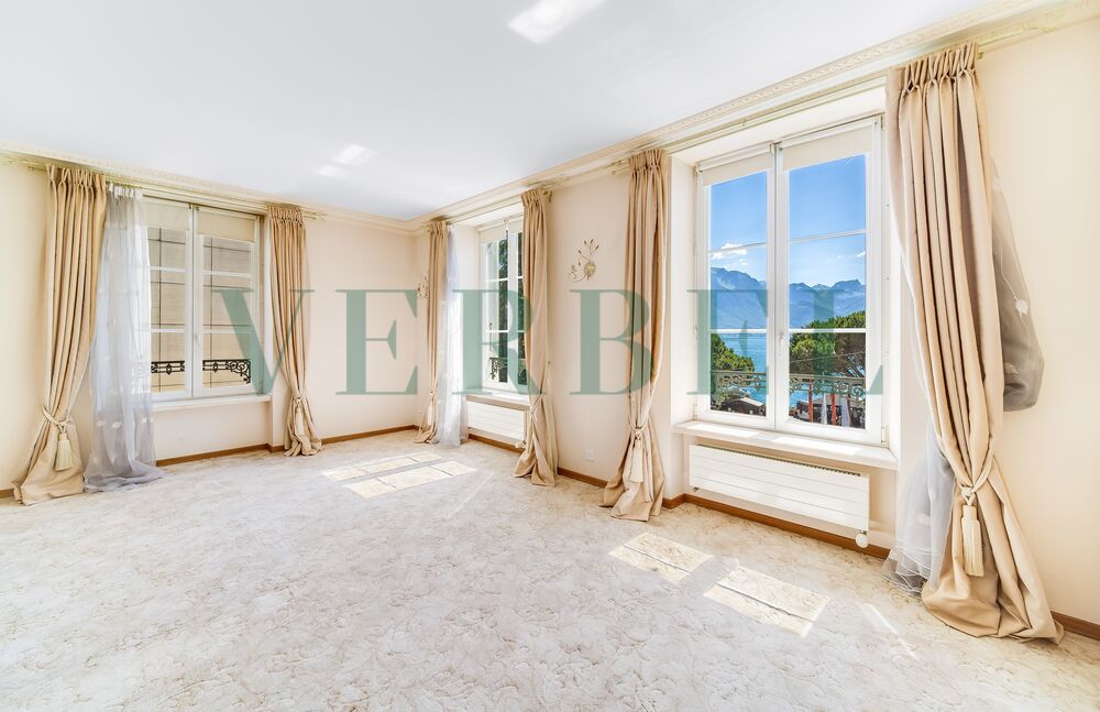 Magnificent duplex of 5.5 rooms ideally located with lake view.
