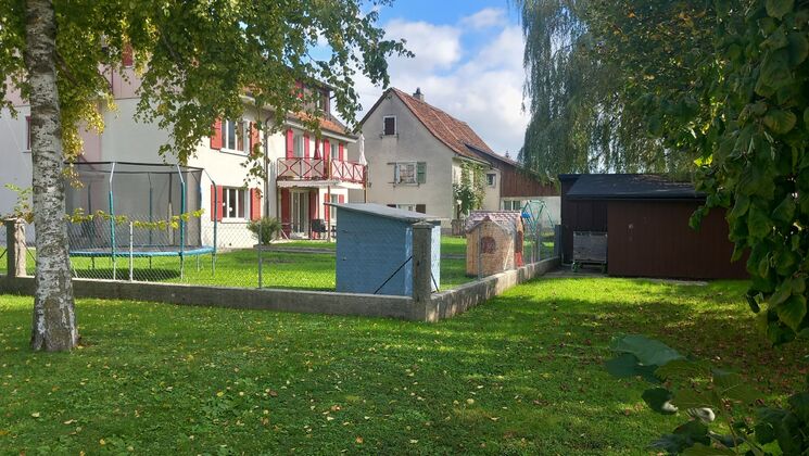 Appartement de 5,5 pièces rez-de-chaussée avec terrasse Appartement de 5,5 pièces rez-de-chaussée avec terrasse