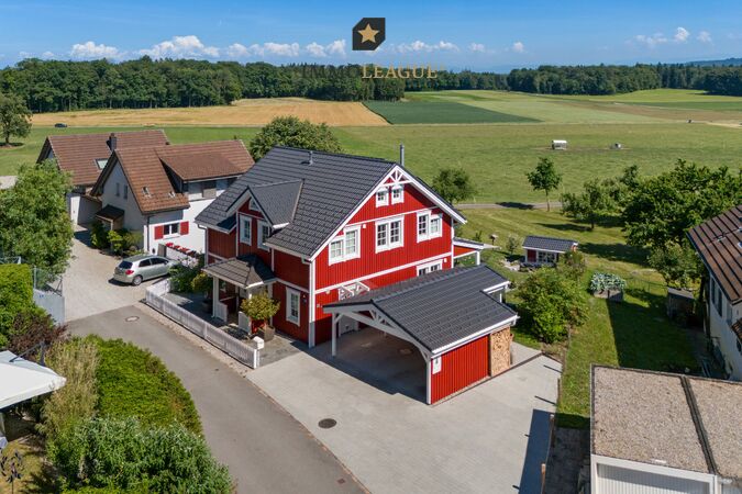 Holzbauweise, Unverbaubarer Weitsicht und viel Privatsphäre.
