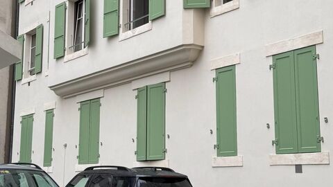 Place de parc extérieure à Malagnou