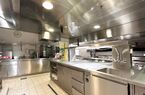 RESTAURANT/LOCAL COMMERCIAL D'ENV. 418 M2 
SITUE SUR LE BD DE PEROLLES