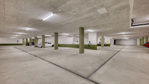 Moderne Parkplätze & Disponibel-Räume zu vermieten