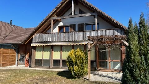 Gemütliches Familienhaus am Dorfbach