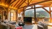 Gryon Immo propose un luxueux chalet de 6 pièces tout en bois de chêne