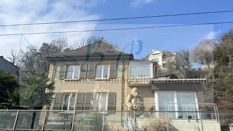 Wunderschöne Villa mit Terrasse und Blick auf den See