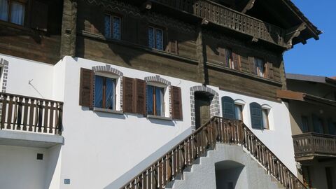 1/2 Village house with attic convertible into an apartment.