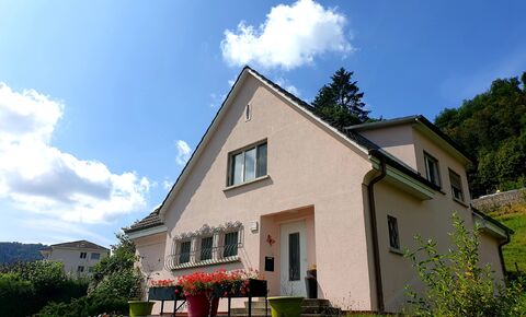 Family house - 6.5 rooms - 2 011m2