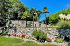 Affascinante ampia casa di nucleo con un grande e splendido giardino