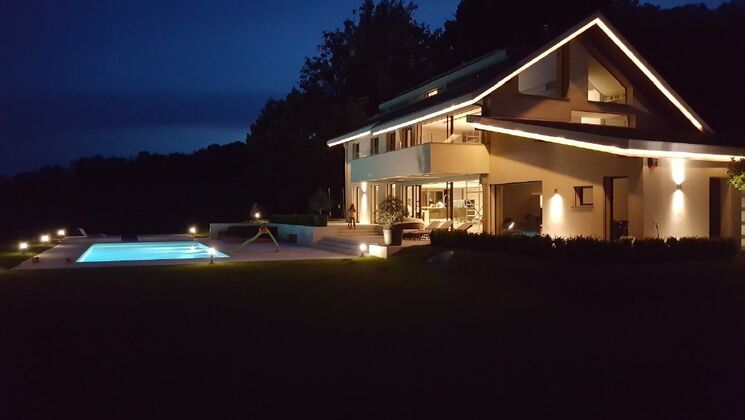 Herrliches Panorama-Minergie-Anwesen und Swimmingpool