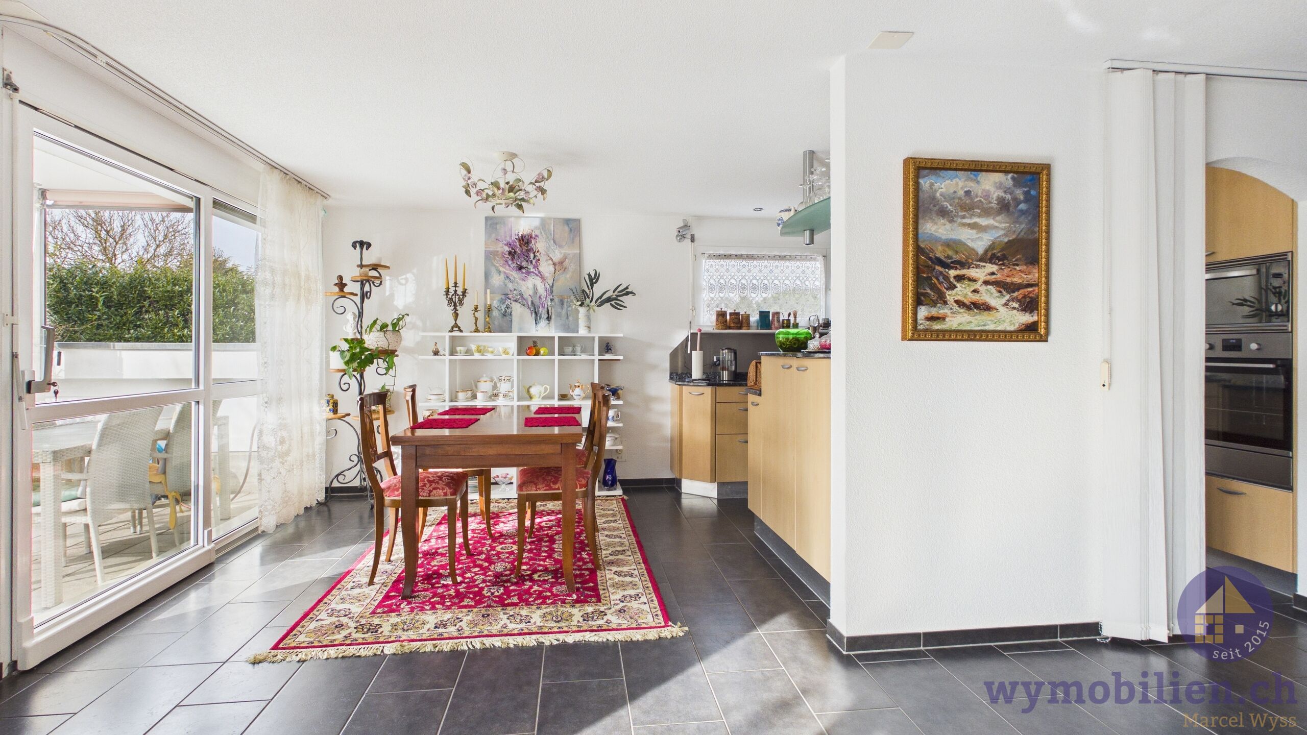 Essbereich mit Ausgang auf die Terrasse/Garten