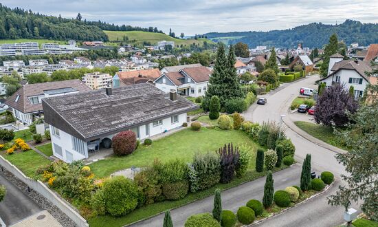 Freistehendes Einfamilienhaus mit viel Potenzial