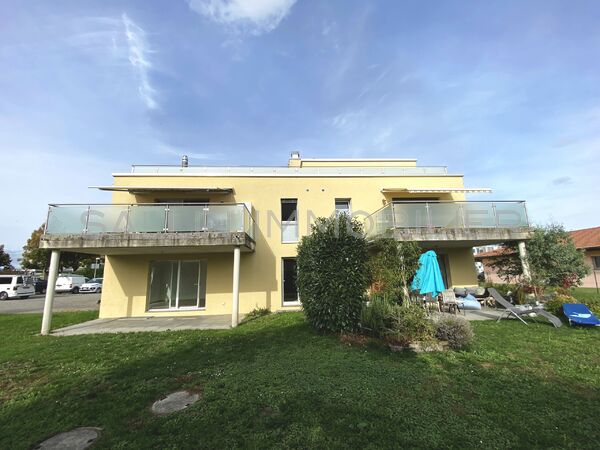 Spacieux appartement de 4½ pièces 
en rez-de-jardin avec 2 pl. ext.