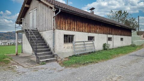 Lagerraum in Reichenburg mit guter Zufahrt