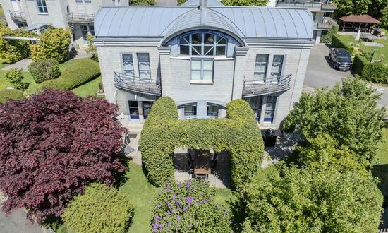 Freistehendes Einfamilienhaus mit Gartenoase