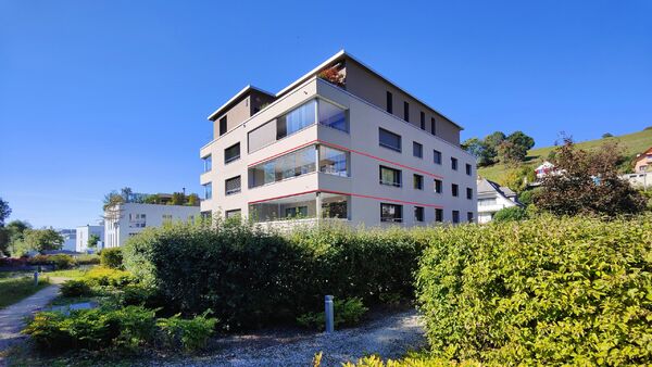 Moderne 3.5 Wohnung mit grosser Terrasse - Lift - 2 Nasszonen!