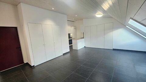 Attic flat CH-1400 Yverdon-les-Bains, quai de la thièle 15