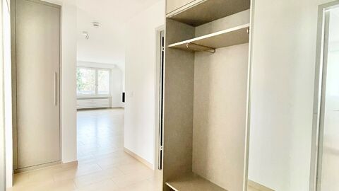 Charmante Dachwohnung an sehr ruhiger Lage