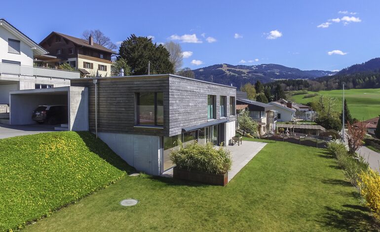 Magnifique villa contemporaine dans un cadre idyllique & belle vue dégagée