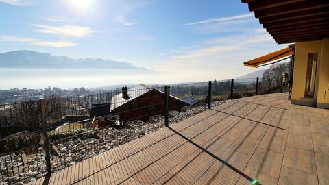 APPARTEMENT DE 3,5 PIÈCES AVEC TERRASSE ET VUE IMPRENABLE SUR LE LAC