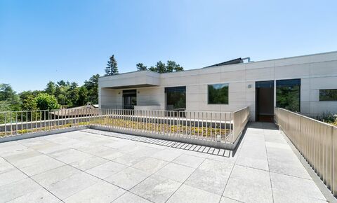Contemporary Penthouse near the Golf Club of Cologny