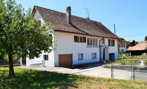 Family house of 5 rooms - 361 m2, plot of 1'176 m2